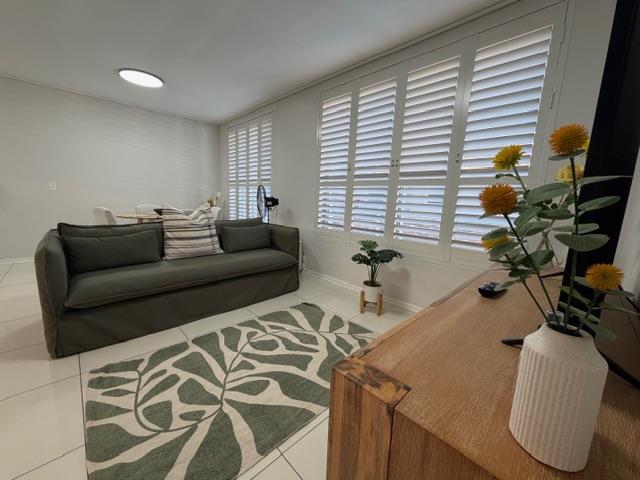 To Let 1 Bedroom Property for Rent in Green Point Western Cape